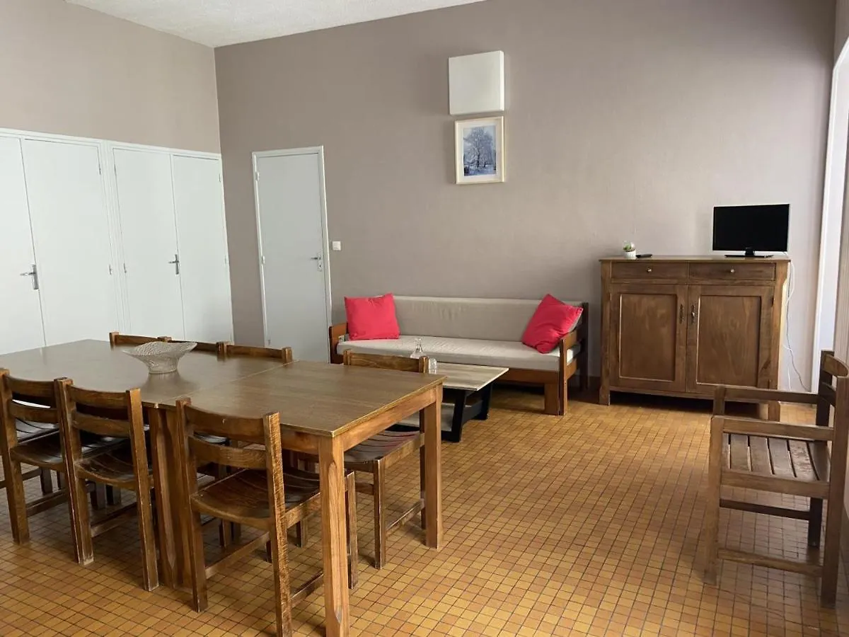 Appartement Arfeuilles, 4 Pieces, 6 Personnes - Fr-1-489-243 0*, Arfeuilles France