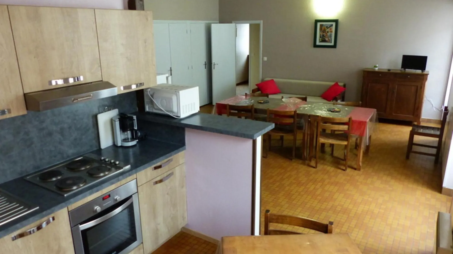 Appartement Arfeuilles, 4 Pieces, 6 Personnes - Fr-1-489-243 France